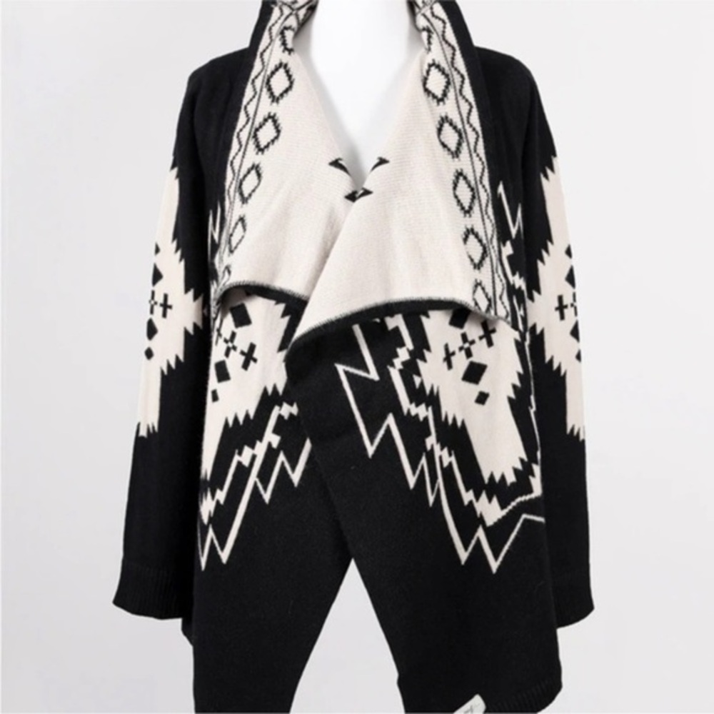 Illuminative Aztec Neutral Serape Warm Cozy Sweater Jacket Size M-L NWOT